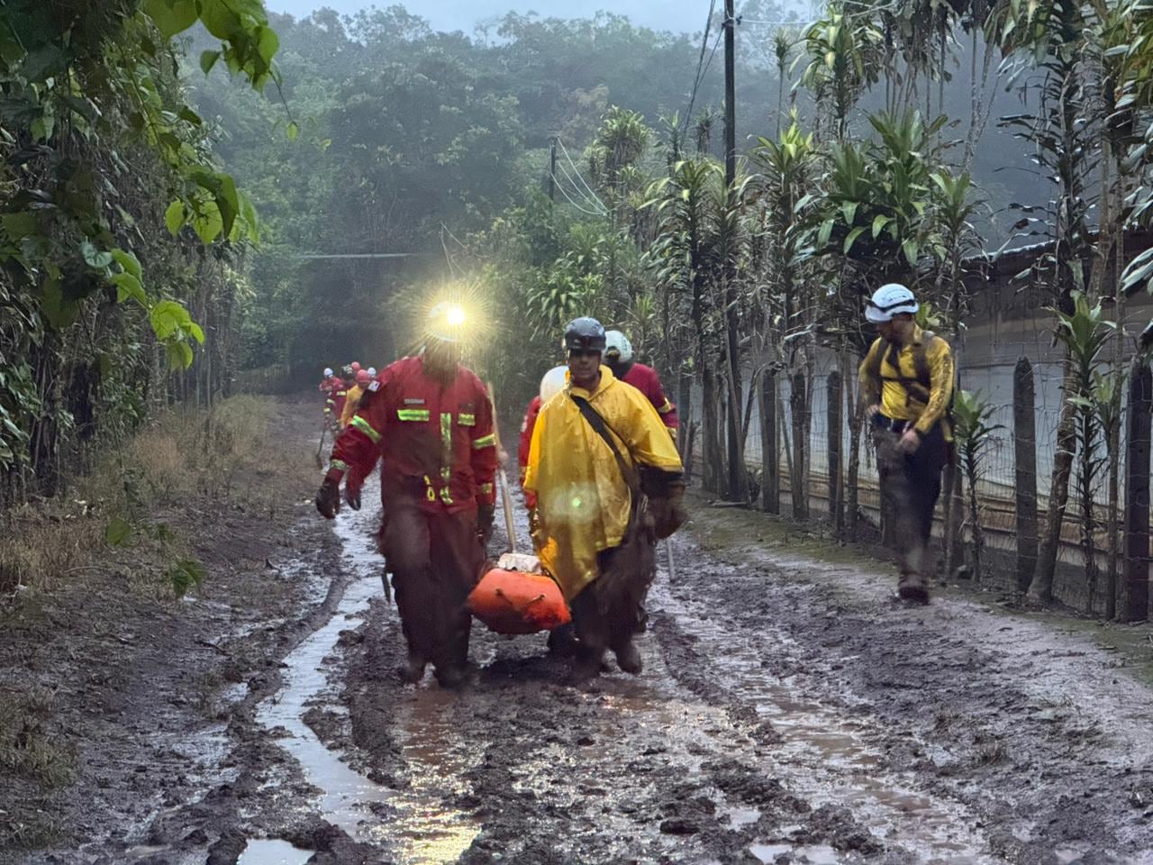 La Escuela La Palma Occidente, en San Ramón, publicó en sus redes sociales un mensaje de condolencias por el fallecimiento de la niña de apellido Miranda, así como de sus padres.