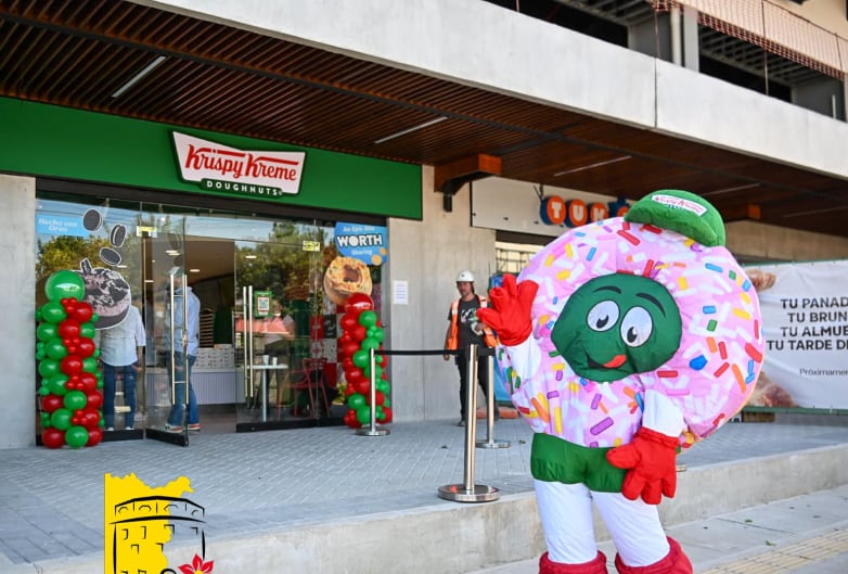 Estadio Eladio Rosabal Cordero
Krispy Kreme
Primer local comercial en el estadio Eladio Rosabal Cordero
15 de marzo del 2026
Cortesía: Medio digita Heredia pot Media Calle