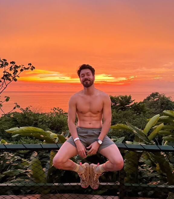 Roger González, presentador y actor de doblaje mexicano