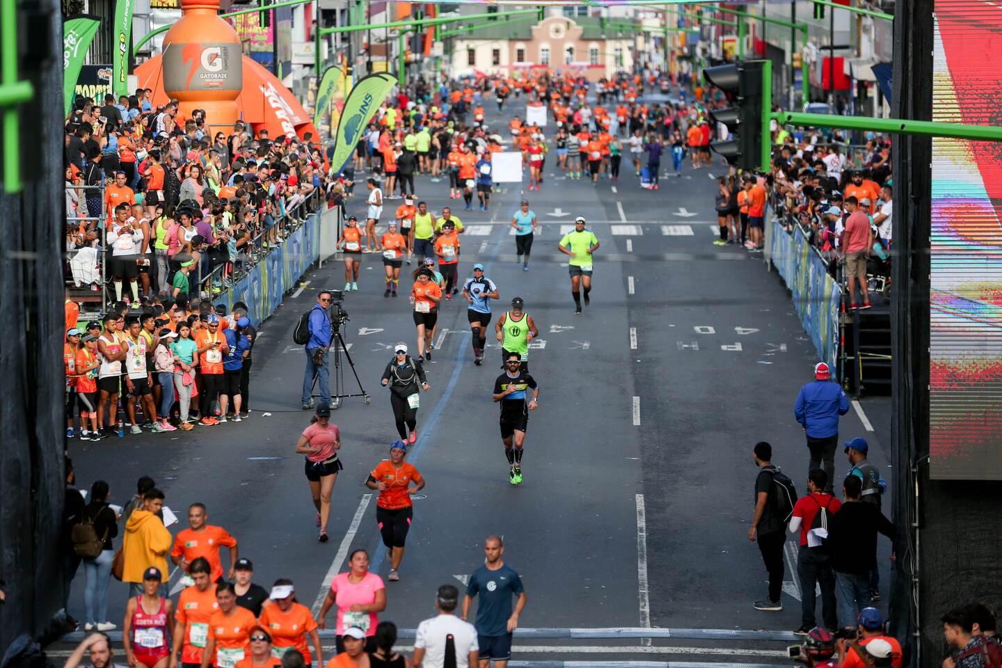 19/05/2019. Tercera edición de la Maratón San José, Parque Central. Hora 5:30 a.m. Salida y llegada en el Parque central de San José, carreras de 5 y 10 km, media maratón y maratón. Fotografía Marcela Bertozzi/Agencia Ojo por Ojo