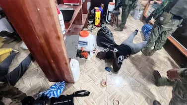 Ecuador captura a nueve disidentes de las extintas FARC de Colombia