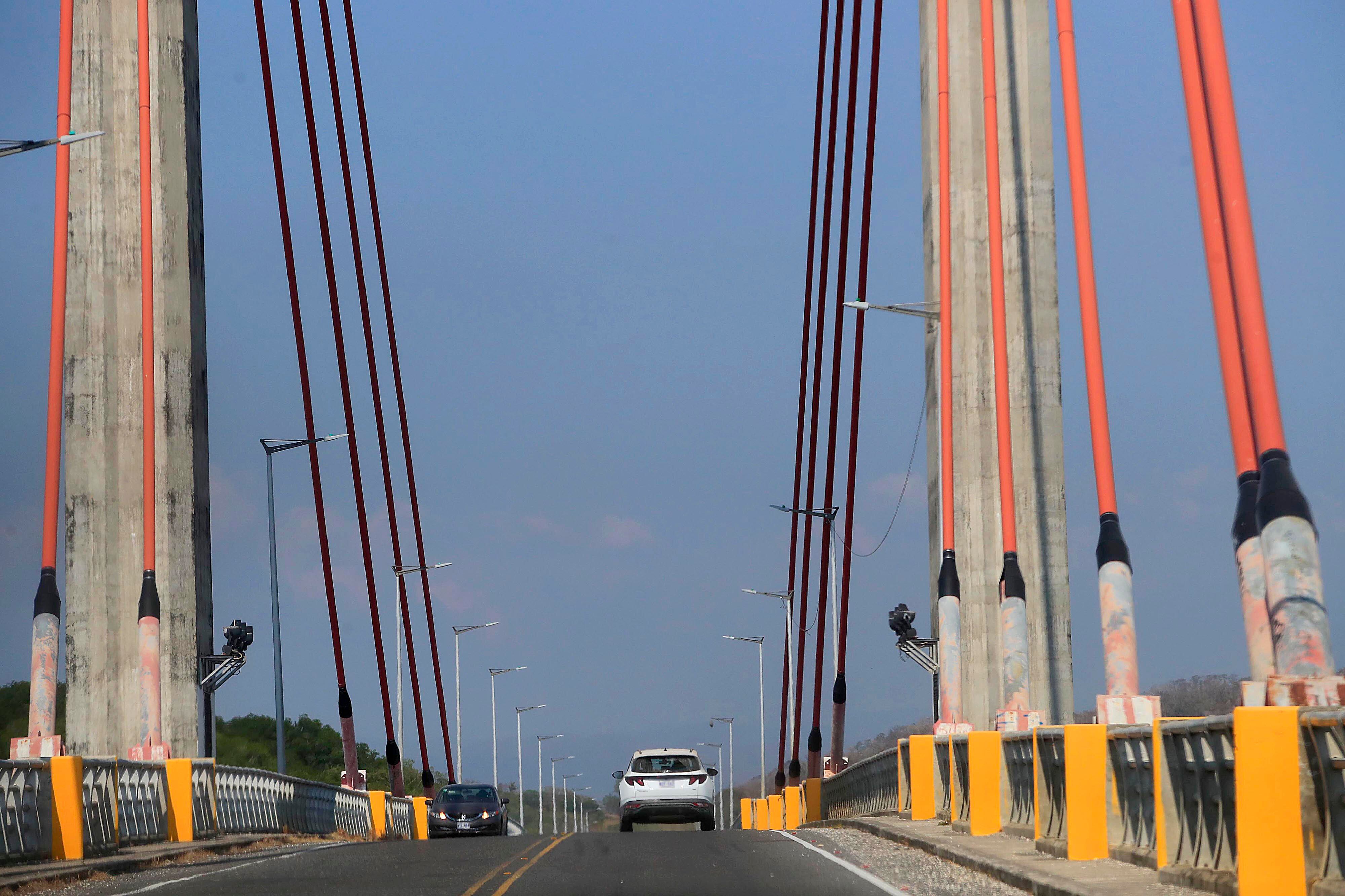 08/03/2024 Guanacaste. Puente de La Amistad, sobre el río Tempisque. Foto: Rafael Pacheco Granados