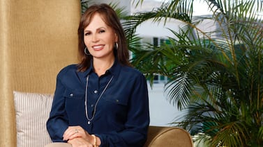 Glenda Umaña desmiente publicaciones falsas que usan su imagen y la del presidente del Banco Central