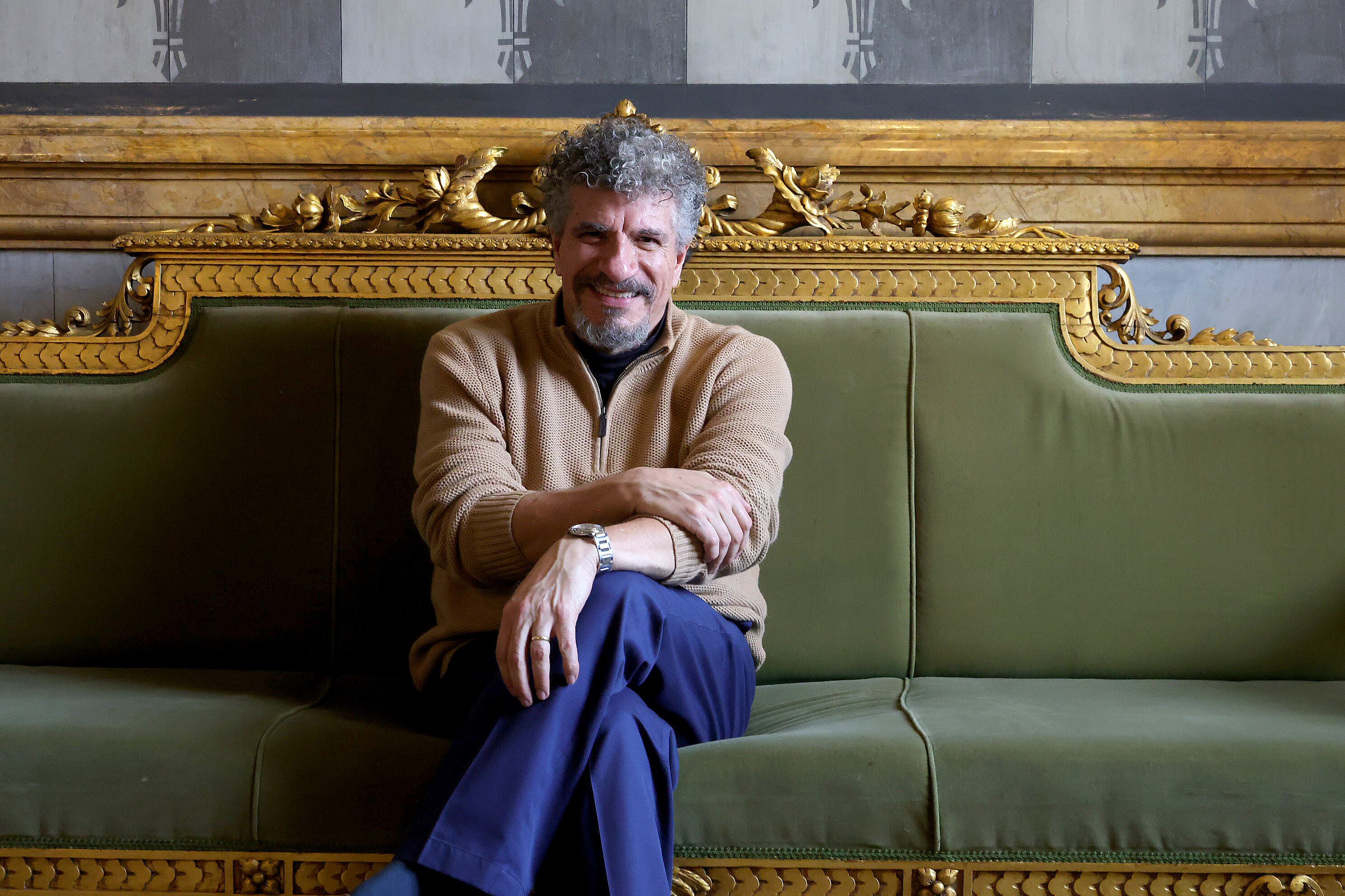 Retratos del director de orquesta Giancarlo Guerrero en el Teatro Nacional / foto John Durán