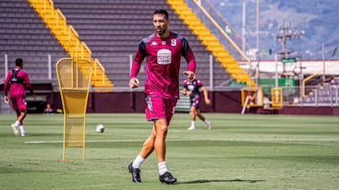 ¡Bombazo en Tibás! Saprissa por fin anuncia qué pasará con Mariano Torres