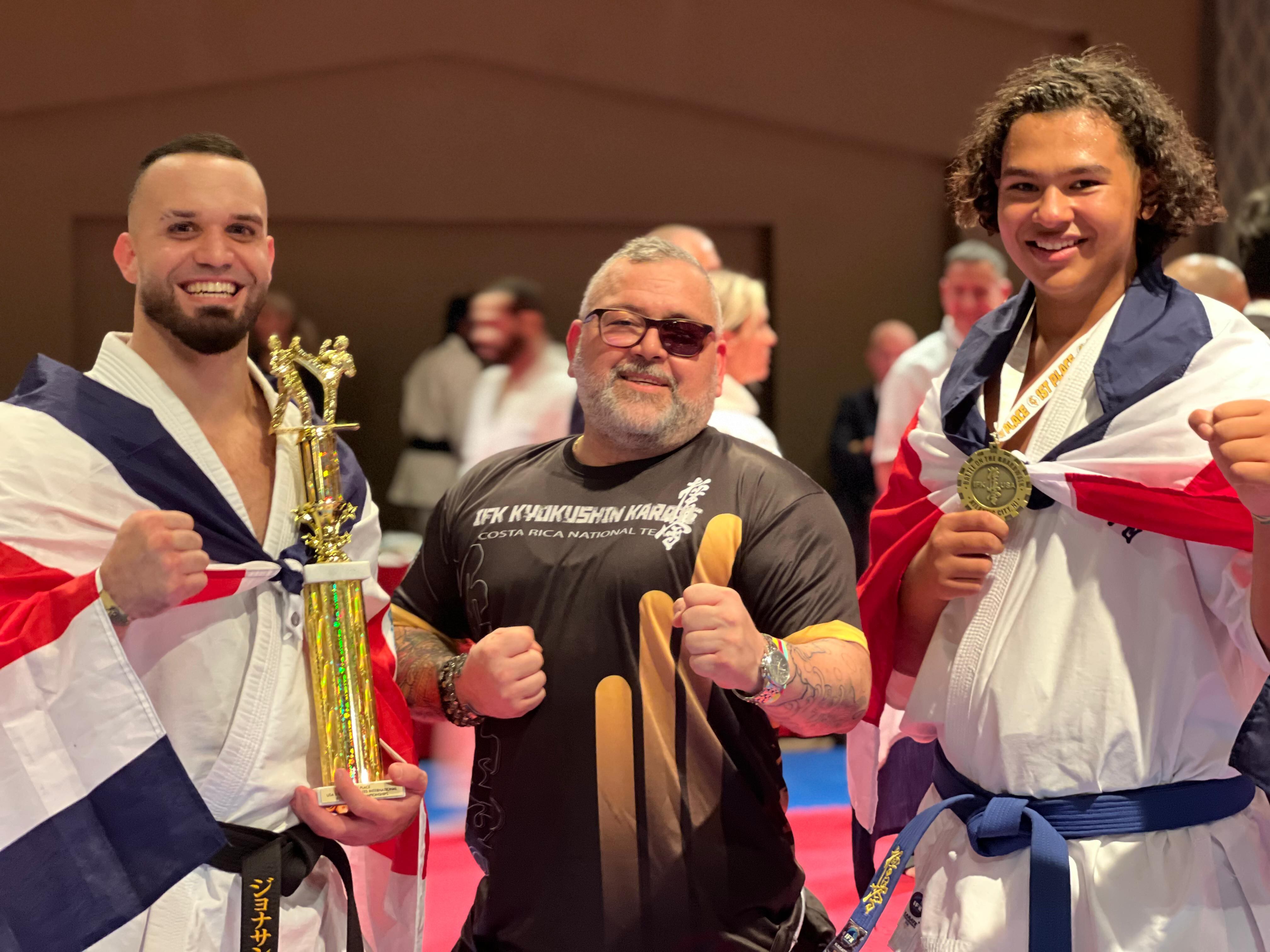 Jonathan González
tetracampeón
Campeonato Internacional de Karate Kyokushin de los Estados Unidos
Andrés López
Mario Bolaños (Entrenador)
30 de enero del 2024
Cortesía