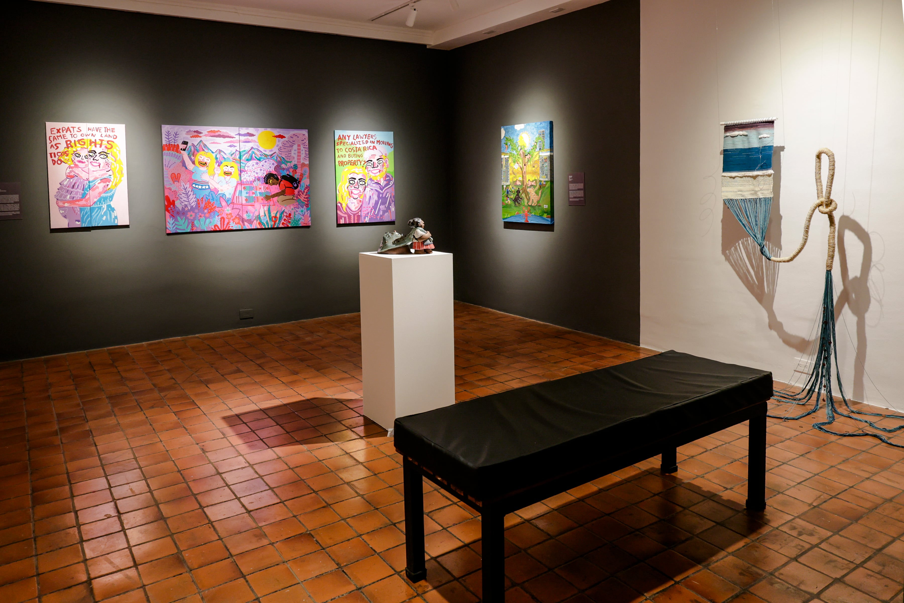 Vista general de la exposición sobre gentrificación en el Centro Cultural de España, ubicado en barrio Escalante, San José.