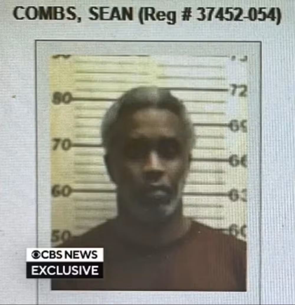 Sean 'Diddy' Combs, de 56 años, aparece con el pelo canoso en una fotografía policial.