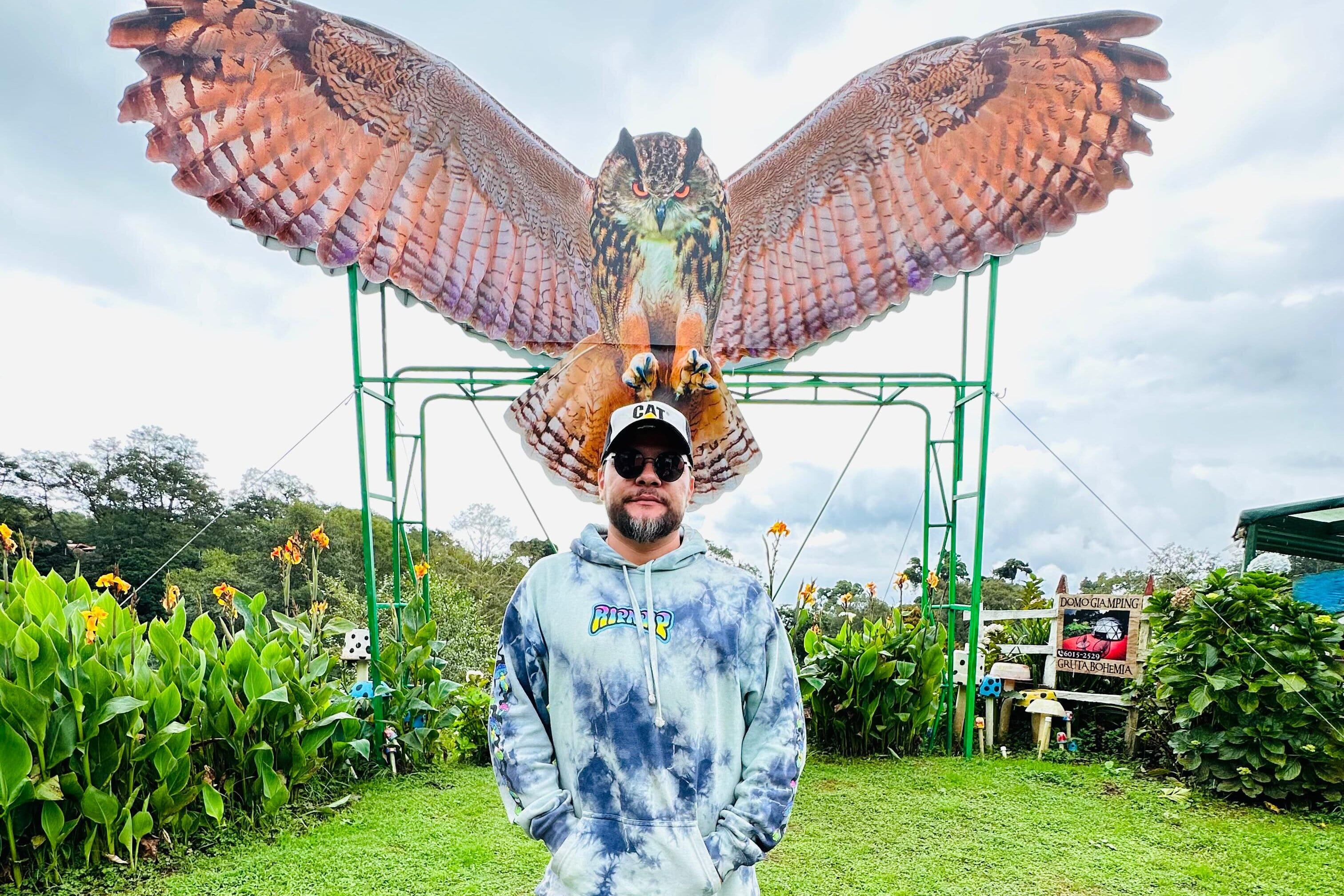 Su amor por El Hobbit lo inspiró a crear una comarca en un parque temático en Cartago.