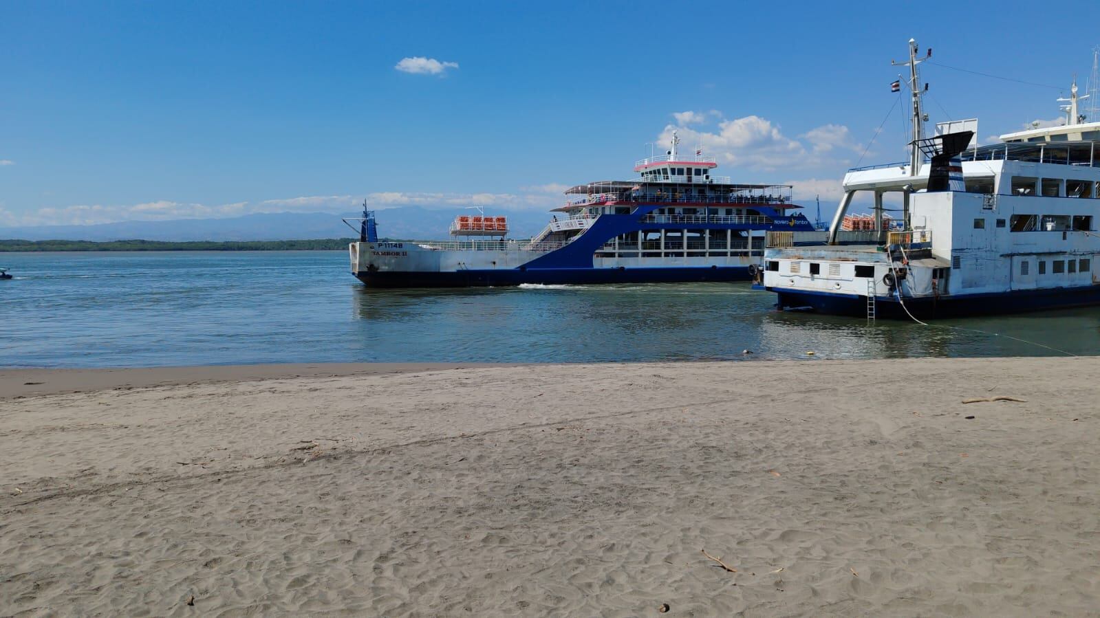 Representantes de las navieras dicen que desde hace cinco años han advertido de los problemas en el atraque por falta de dragado. Foto: Andrés Garita.