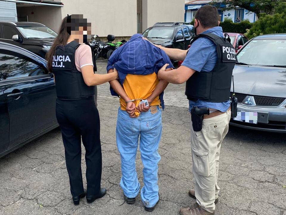 El sospechoso es vecino de Paraíso y fue detenido al salir de su vivienda este jueves. Foto: Cortesía OIJ.