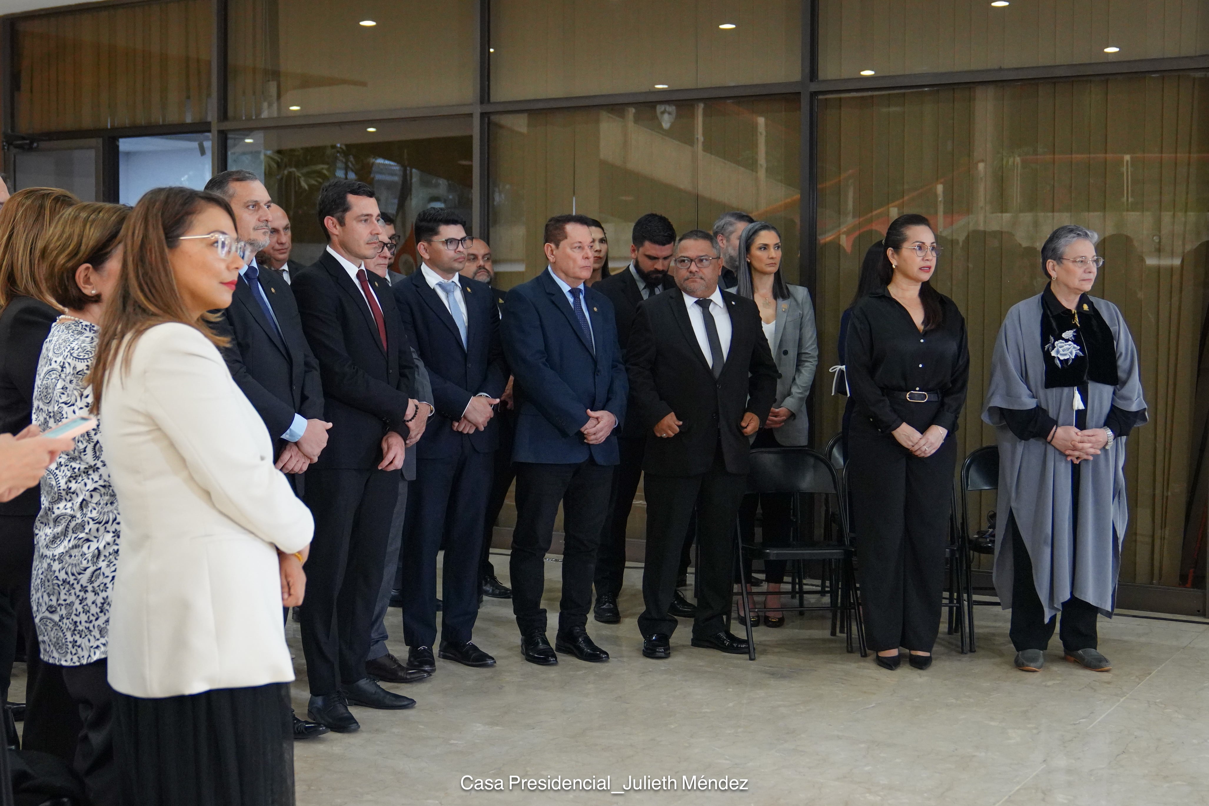 Gabinete del gobierno de Rodrigo Chaves, en conferencia de prensa sobre la detención de Marte Esquivel. Foto: Casa Presidencial