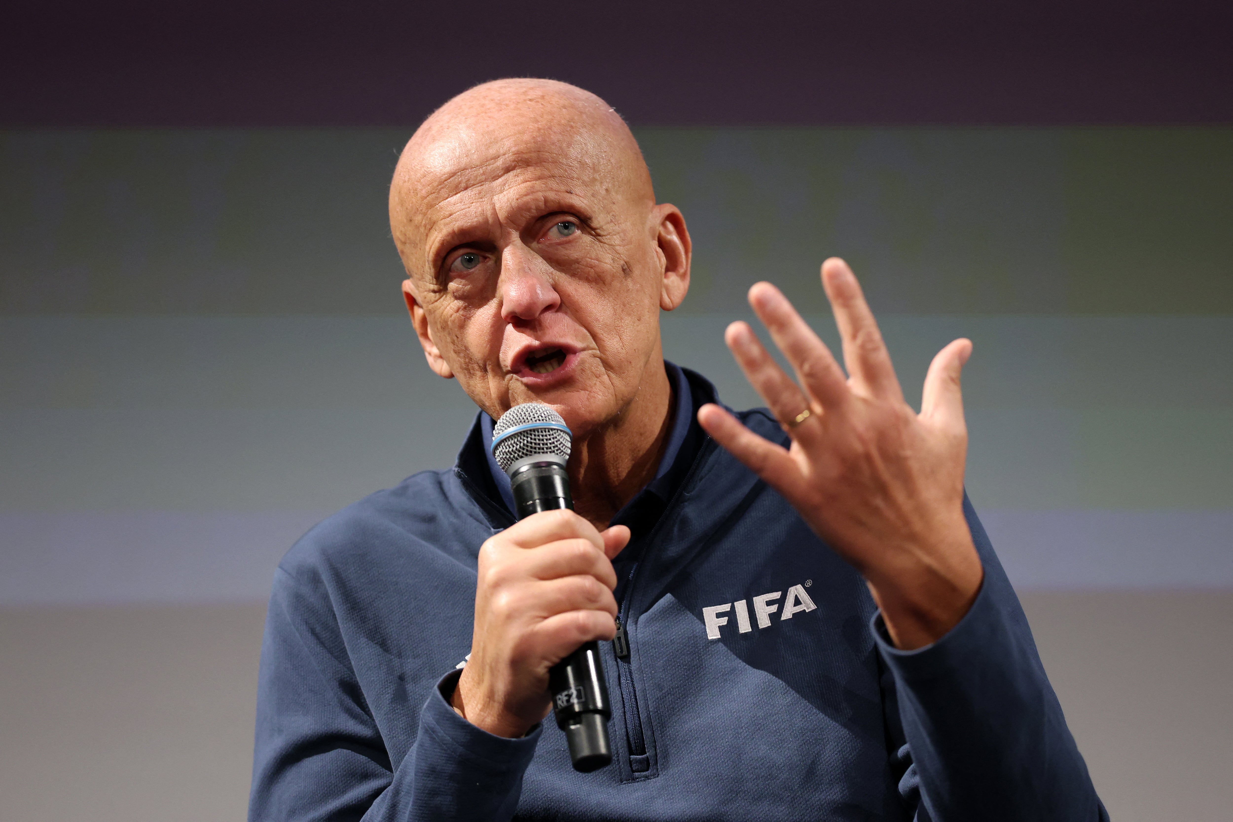 Pierluigi Collina es el jefe de los árbitros en la FIFA.