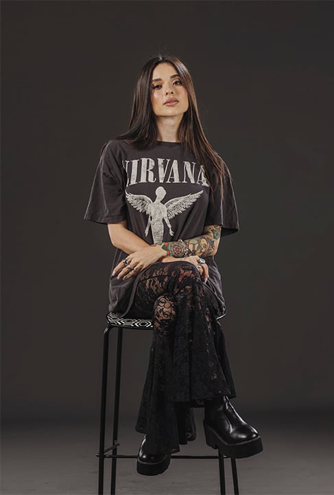 Tatuadora Jana de Oliveira en revista Perfil