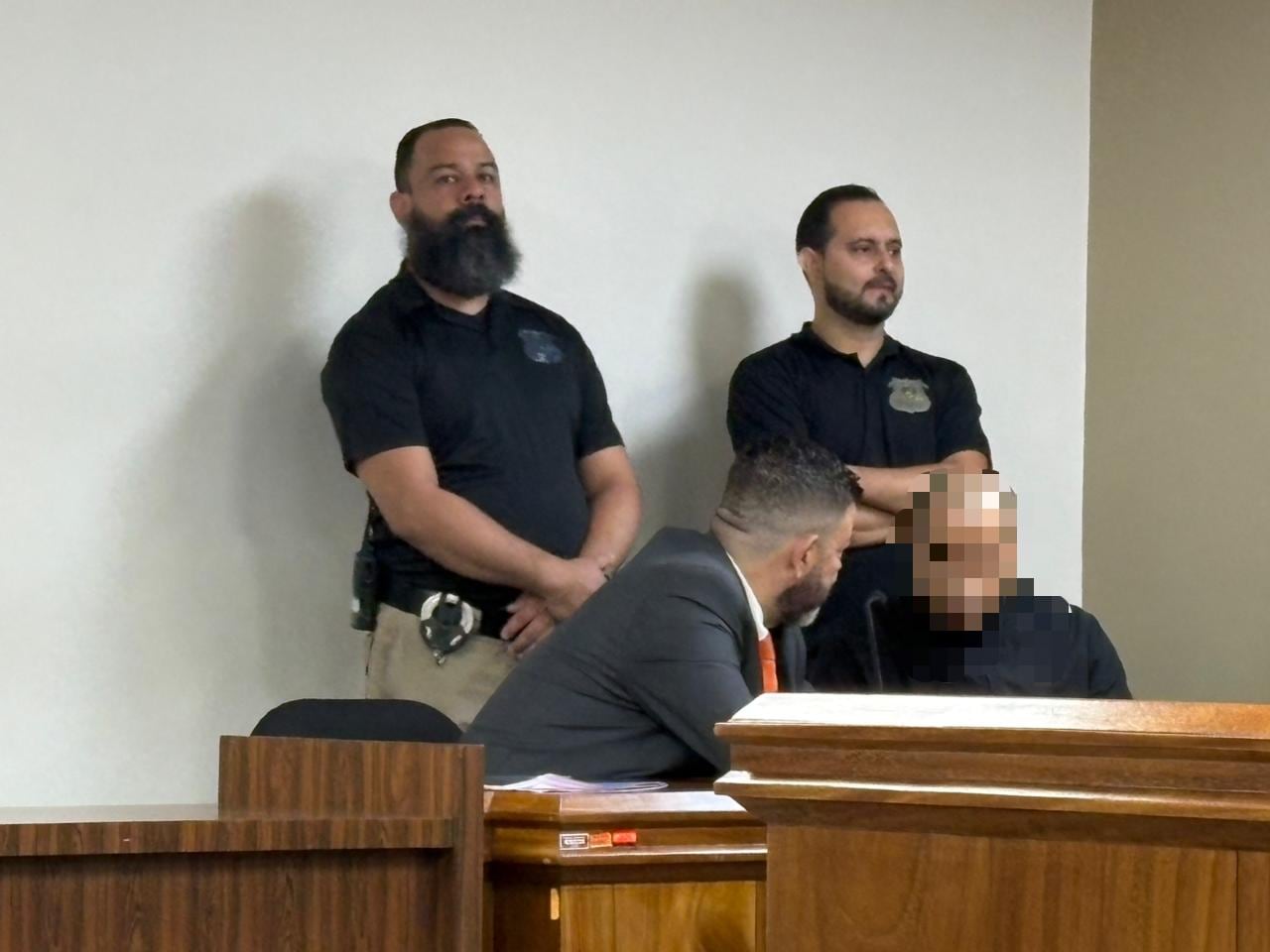 Un hombre de apellidos Núñez Marte fue sentenciado a ocho años de cárcel por venta de droga en un minisúper ubicado en Tierra Dominicana, en San José.