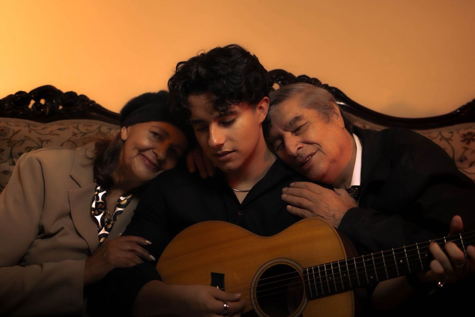 José Bellat es un cantante costarricense emergente.