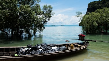 Primero, saquemos el agua del bote