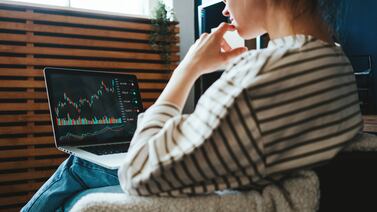 Cómo ganar dinero con el aguinaldo: guía para invertir en el mercado bursátil sin ser experto