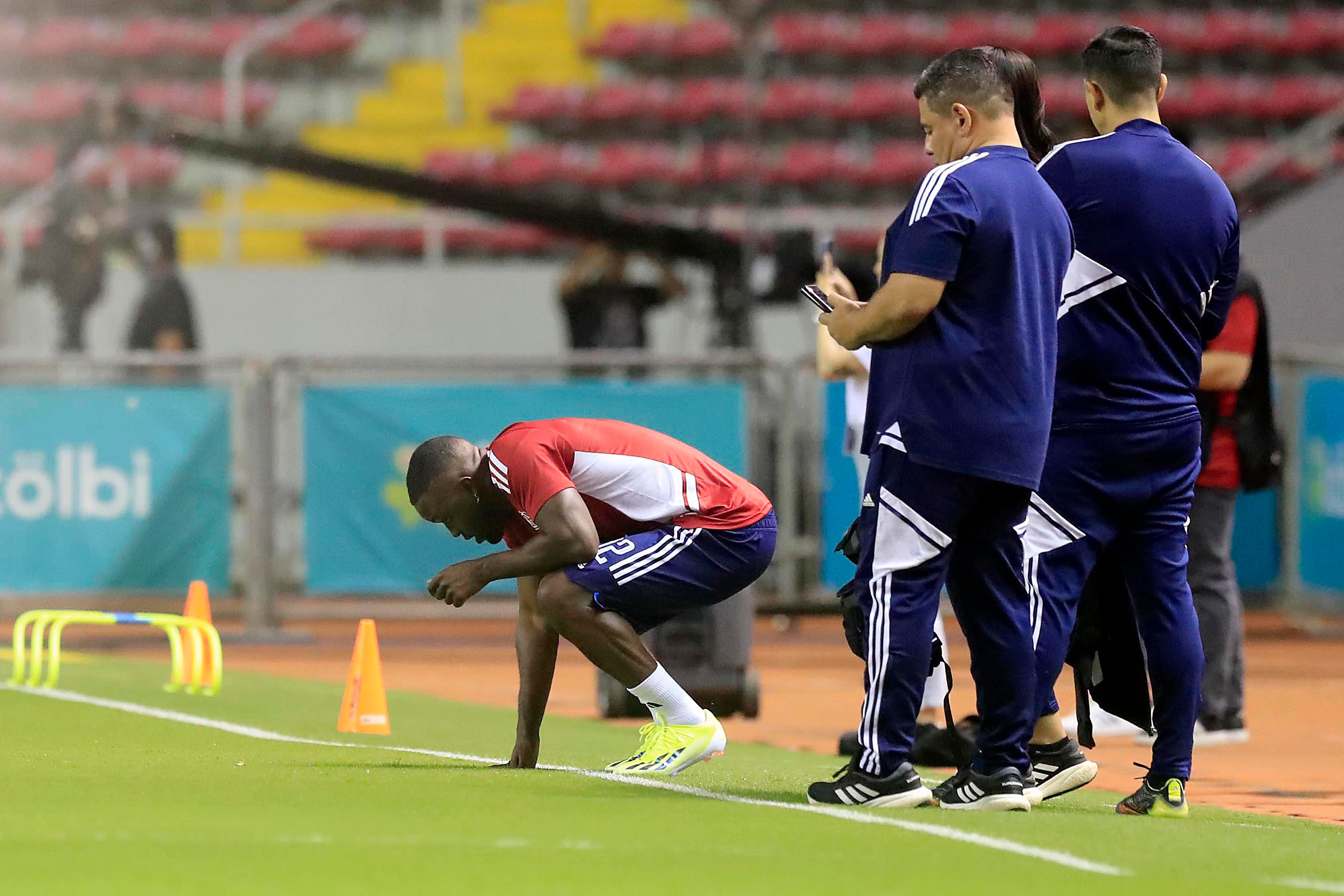 02/02/2024 Estadio Nacional, La Sabana. La Selección Nacional de Costa Rica recibió a su similar de El Salvaldor, en partido amistoso o de fogueo previo al importantísimo juego de La Sele, del próximo mes frente a Honduras, donde se jugará la clasificación a la Copa América. Foto: Rafael Pacheco Granados