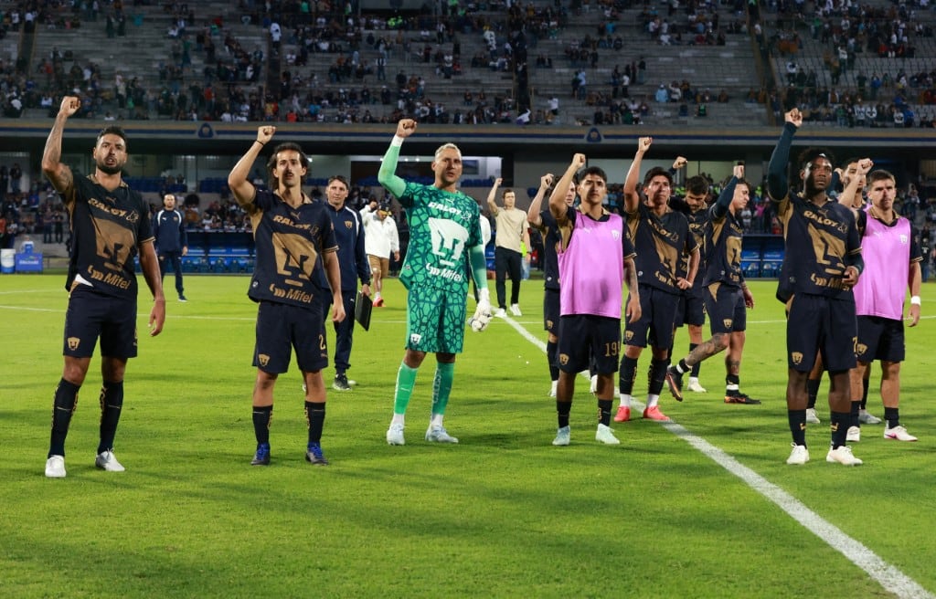 Keylor Navas y sus compañeros de Pumas fueron a dar la cara al final de la derrota contra Pachuca a los aficionados.