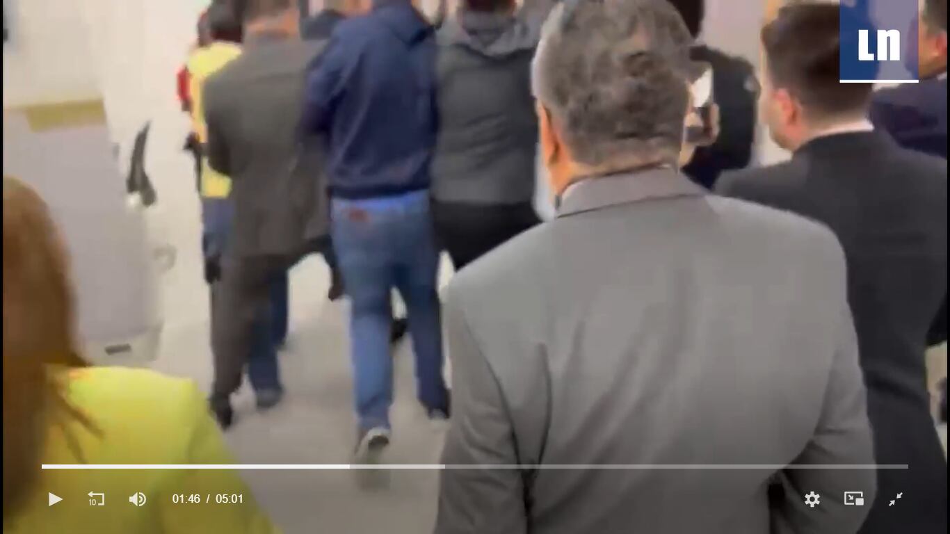 Empujones y codazos UEI prensa