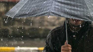 Un racimo de sombrillas para pensar en la lluvia