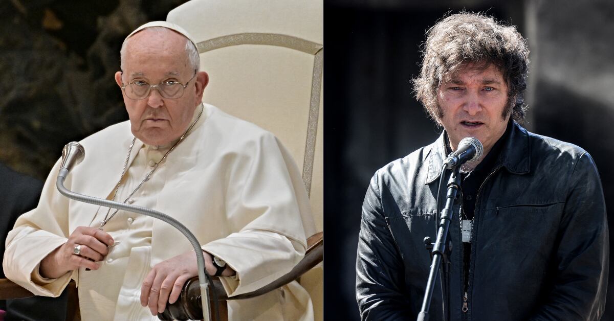 El encuentro entre Javier Milei (der) y Francisco (der) se produce en un contexto político tenso en Argentina, donde las reformas desreguladoras propuestas por Milei se vieron frenadas en la cámara baja del Congreso por falta de apoyo.