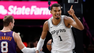 Wemby, SGA y LeBron retan a los campeones Knicks en nueva temporada de NBA