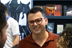 Ronald Campos gana el Premio Eunice Odio 2026 con poemario sobre los gatos
