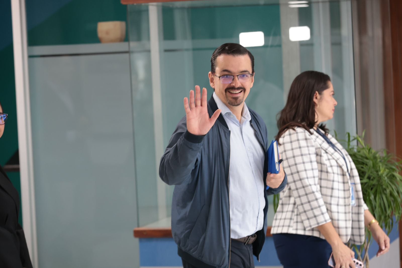 Reunión convocada por la Sra Presidenta de la República Laura Fernández con los 3 poderes de la República
