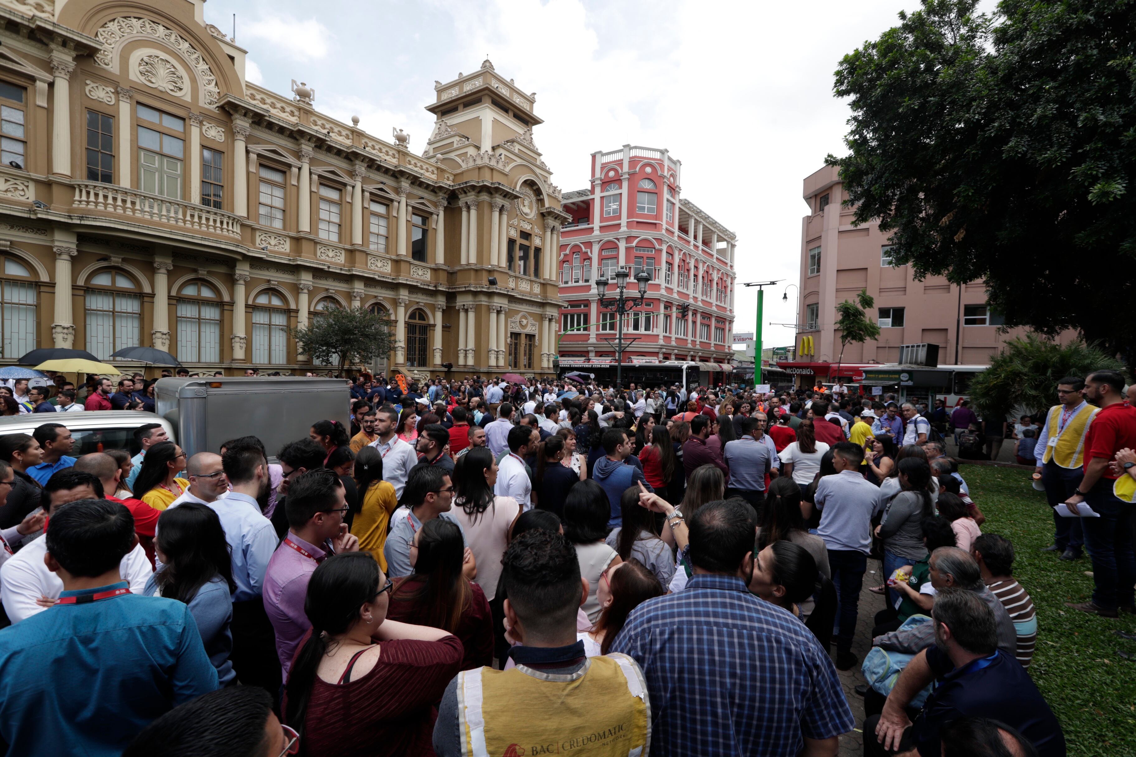 19/08/2019, San José, centro de San José, recorrido por el Banco Nacional, el Banco Central, el Banco de Costa Rica, Sucursal del Banco Popular y el Club Unión, para ver cómo se desarrolló el simulacro nacional de terremoto en estas instituciones. Fotografía José Cordero