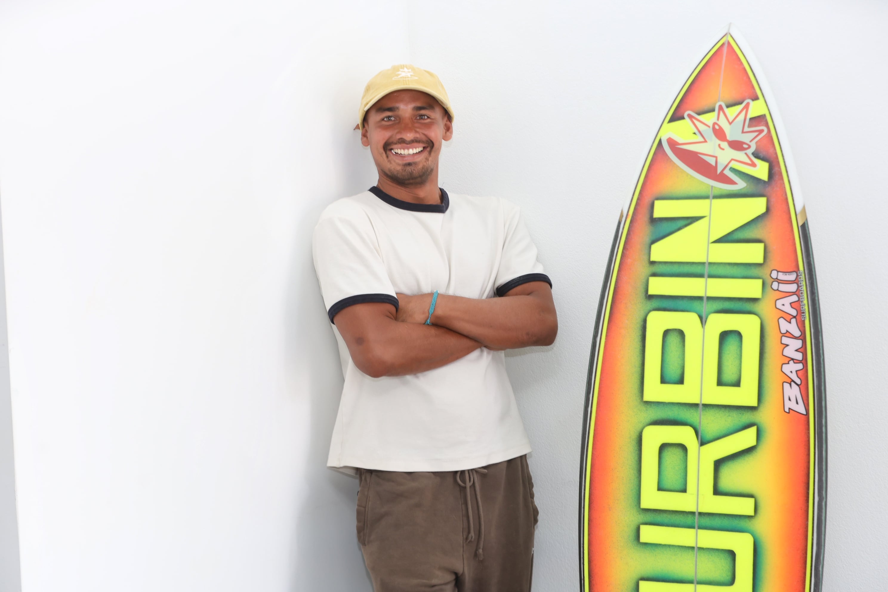 Surfistas Rachel Aguero y Oscar Urbina
