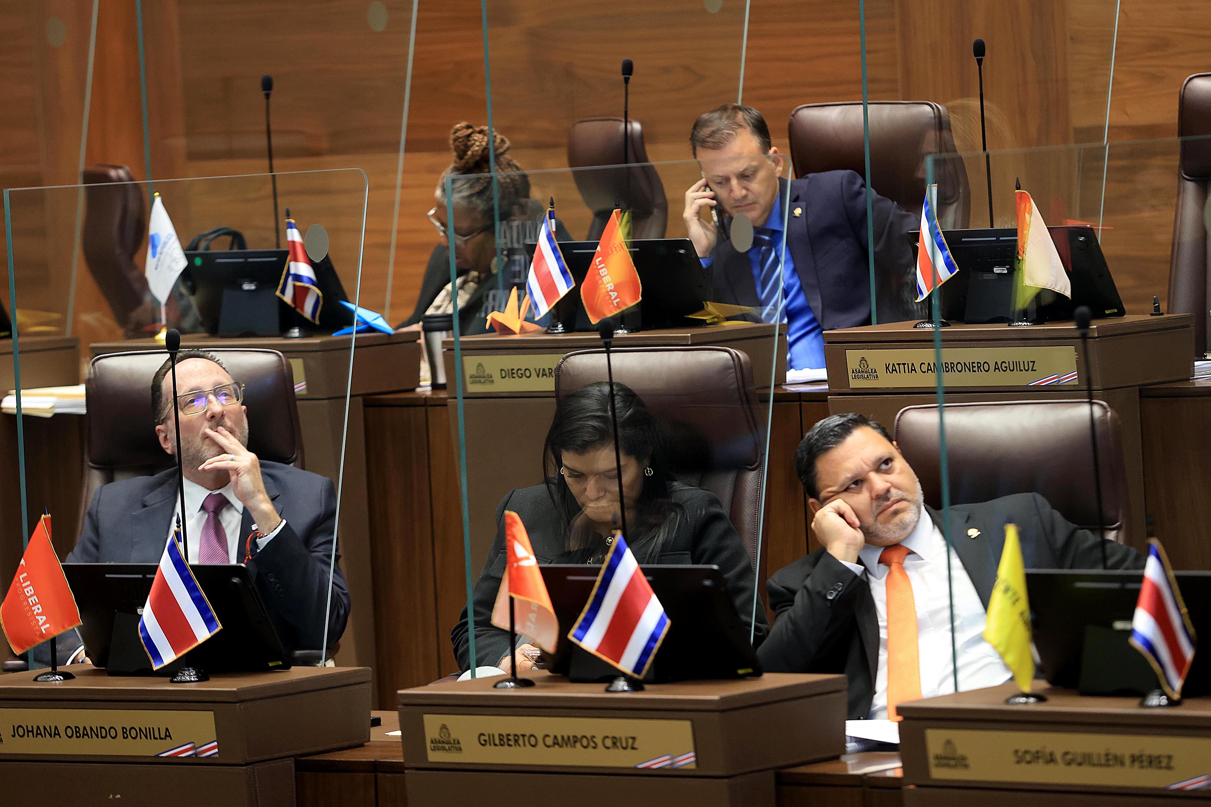 11/03/2024 Asamblea Legislativa. El presidente ejecutivo del Banco Central, Roger Madrigal, durante la presentación de rendición de cuentas ante los diputados en el Plenario Legislativo. Foto: Rafael Pacheco Granados