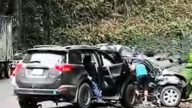 Choque en ruta 32: Dos personas en condición crítica tras fuerte colisión