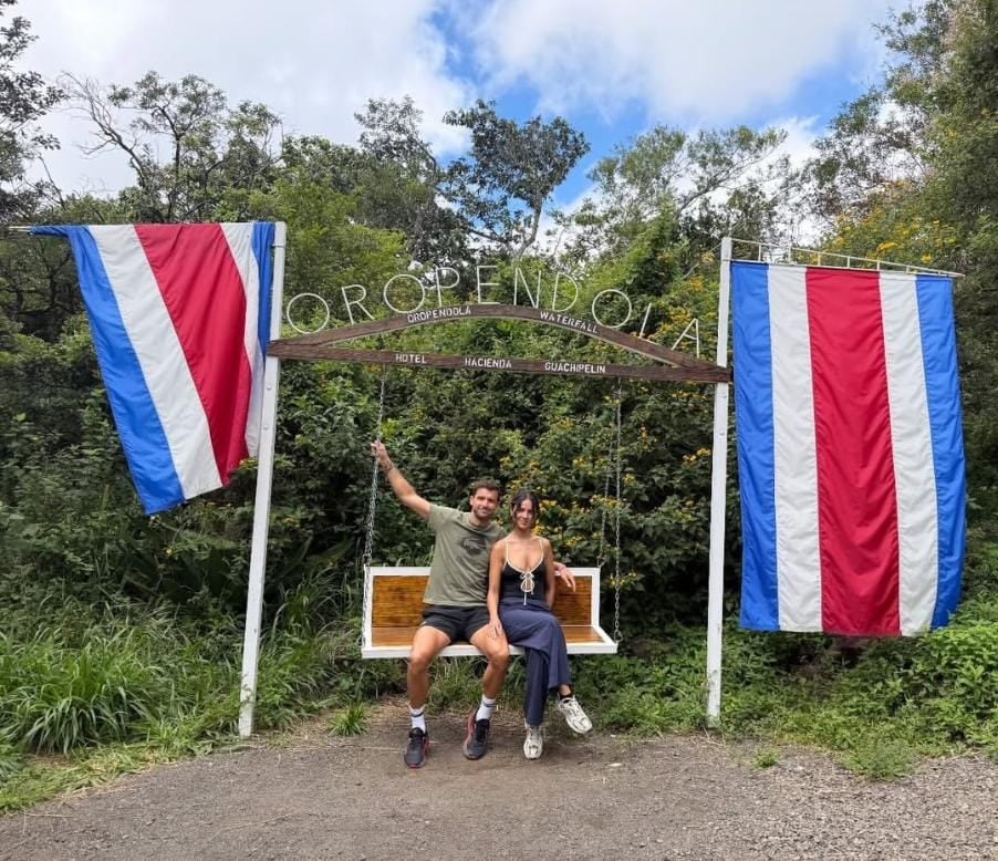 Eiza González y Grigor Dimitrov fueron vistos juntos en Guanacaste disfrutando del “pura vida”.