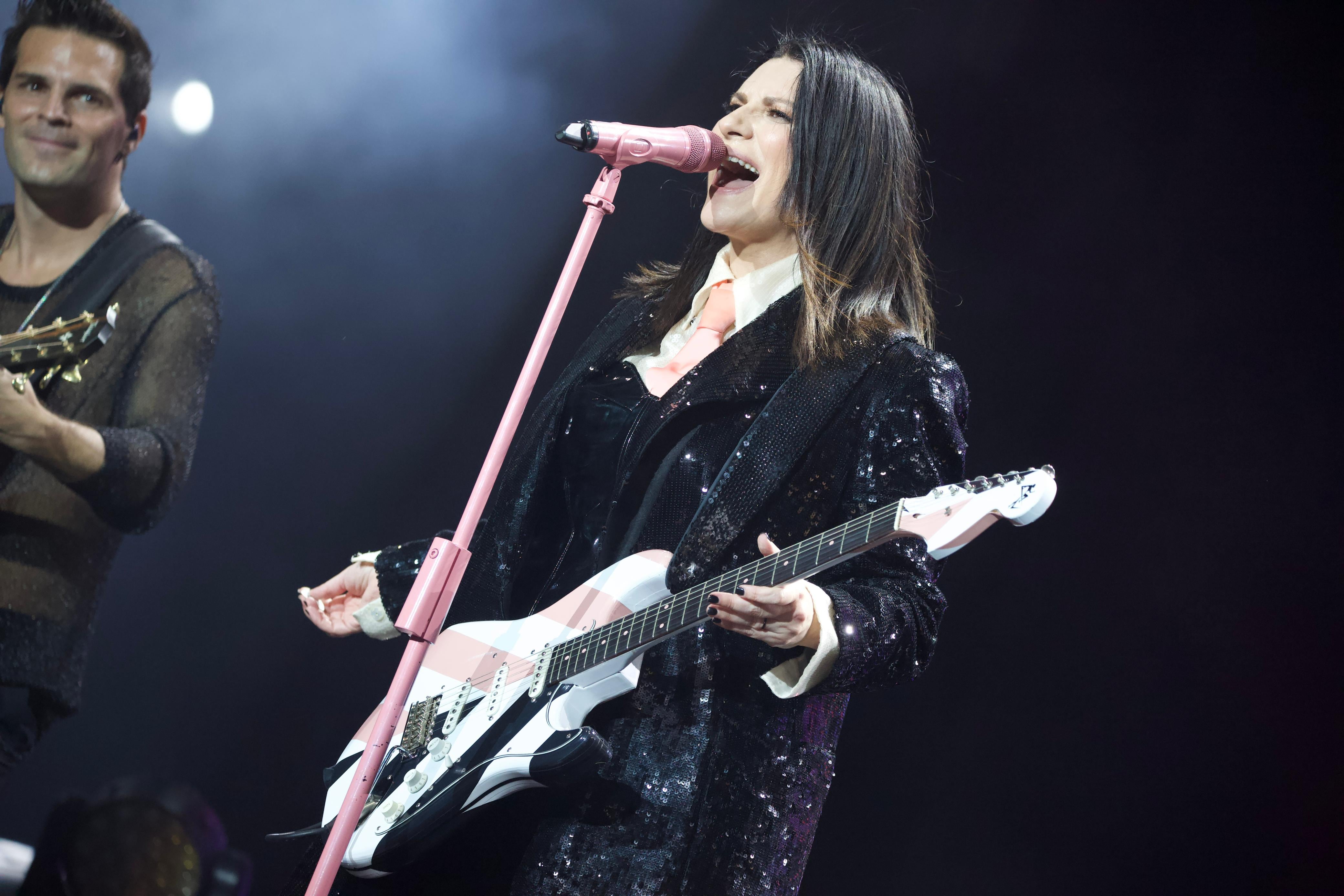 Laura Pausini en concierto en Parque Viva 13 de marzo 2024