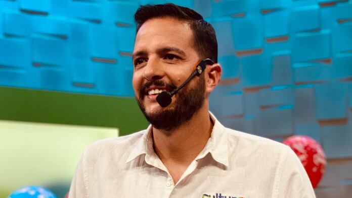 Max Barberena, retahilero y presentador de canal 7