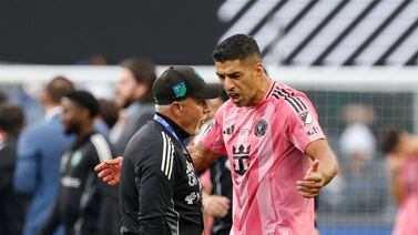 Luis Suárez sancionado por escupir a rival en Leagues Cup (video)