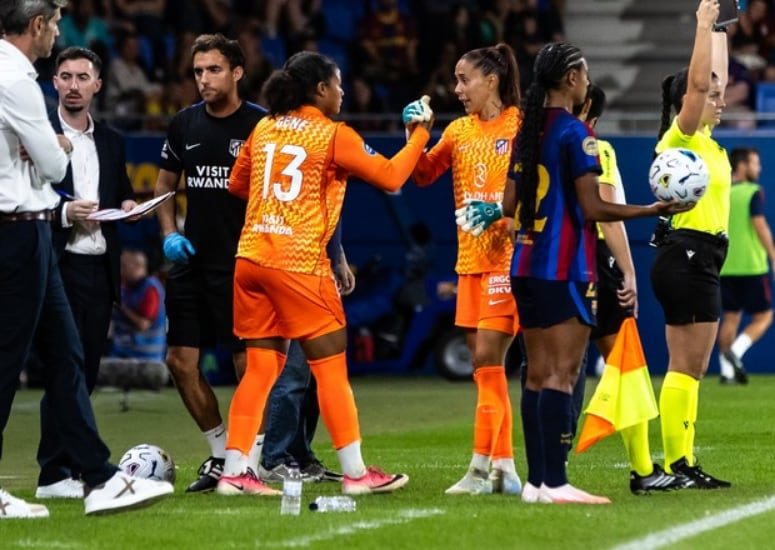 Génesis Pérez debutó con el Atlético de Madrid en la derrota frente al Barcelona.