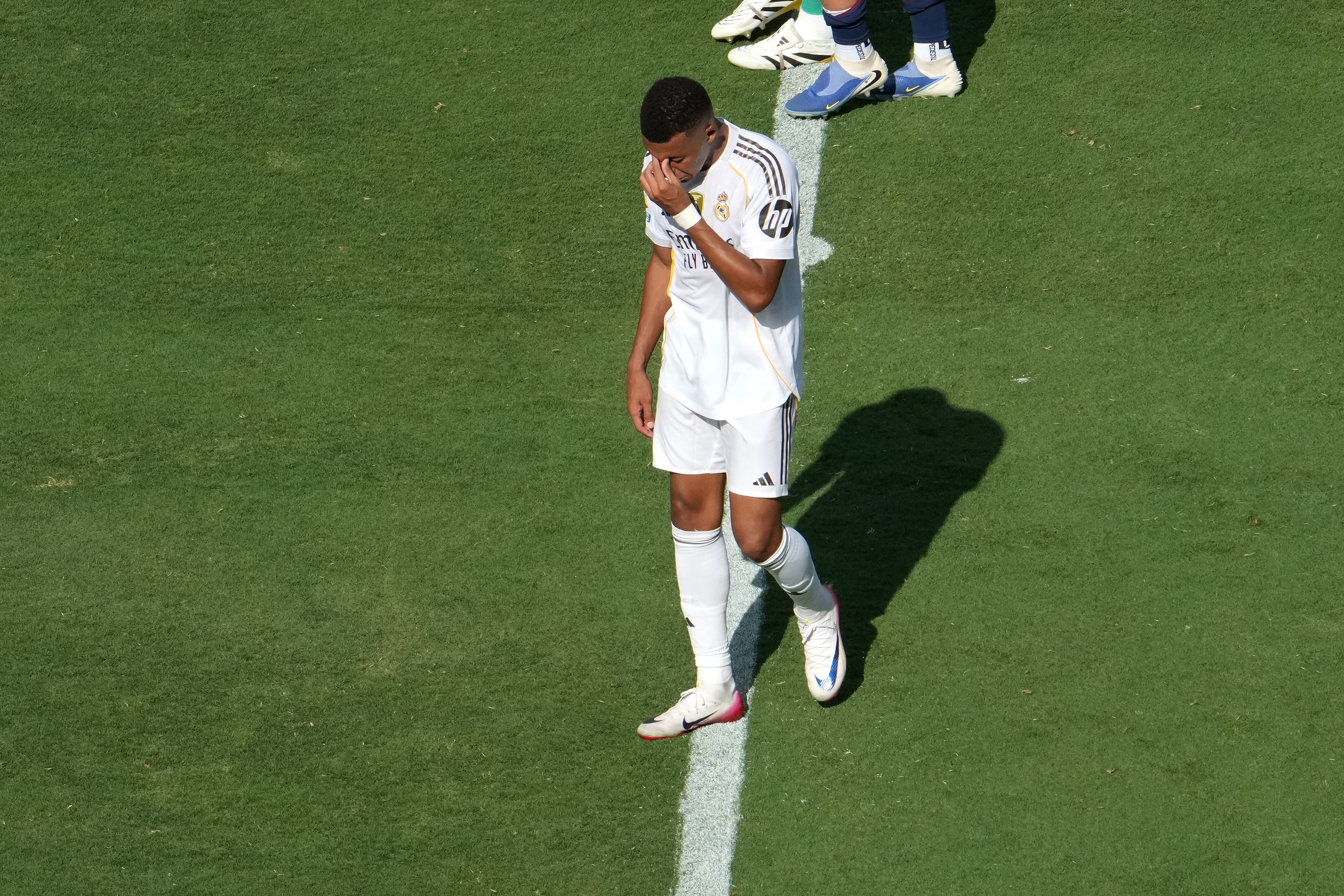 Kylian Mbappé reacciona luego de la derrota del Real Madrid ante el PSG por el Mundial de Clubes.