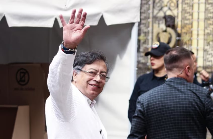 El presidente saliente de Colombia, Gustavo Petro, emitió su voto en la primera vuelta presidencial.