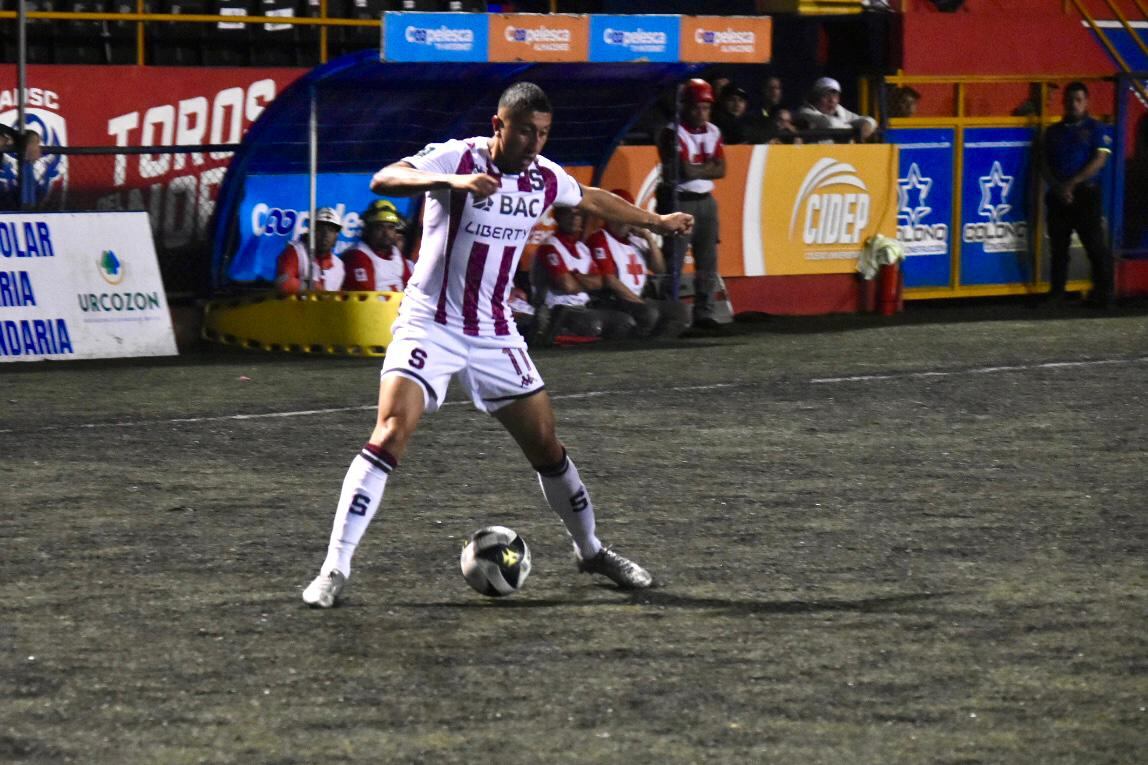 Saprissa visitó a San Carlos en la fecha uno del Torneo de Clausura 2025, el 11 de enero.