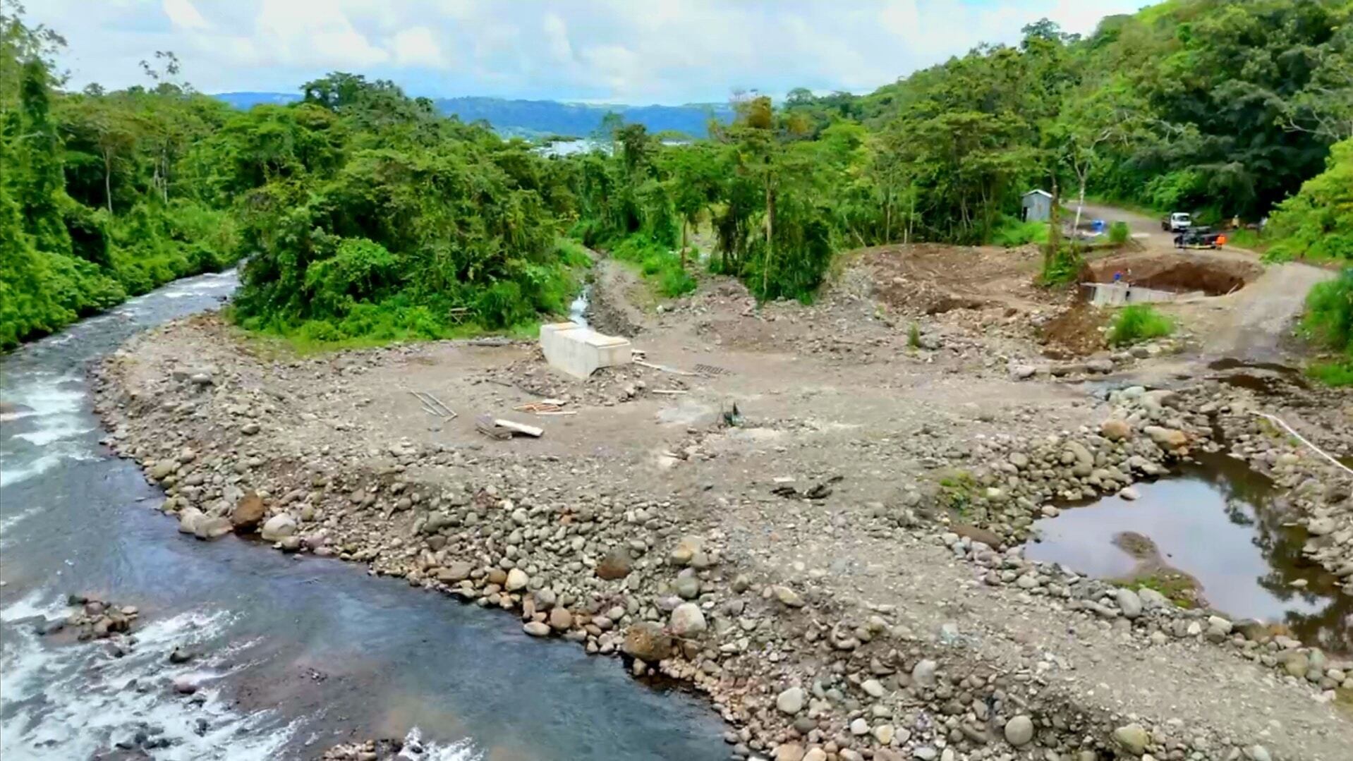 Para construir el puente el Conavi se alió con una asociación privada que contrató las obras, mientras que ese ente puso las estructuras modulares.