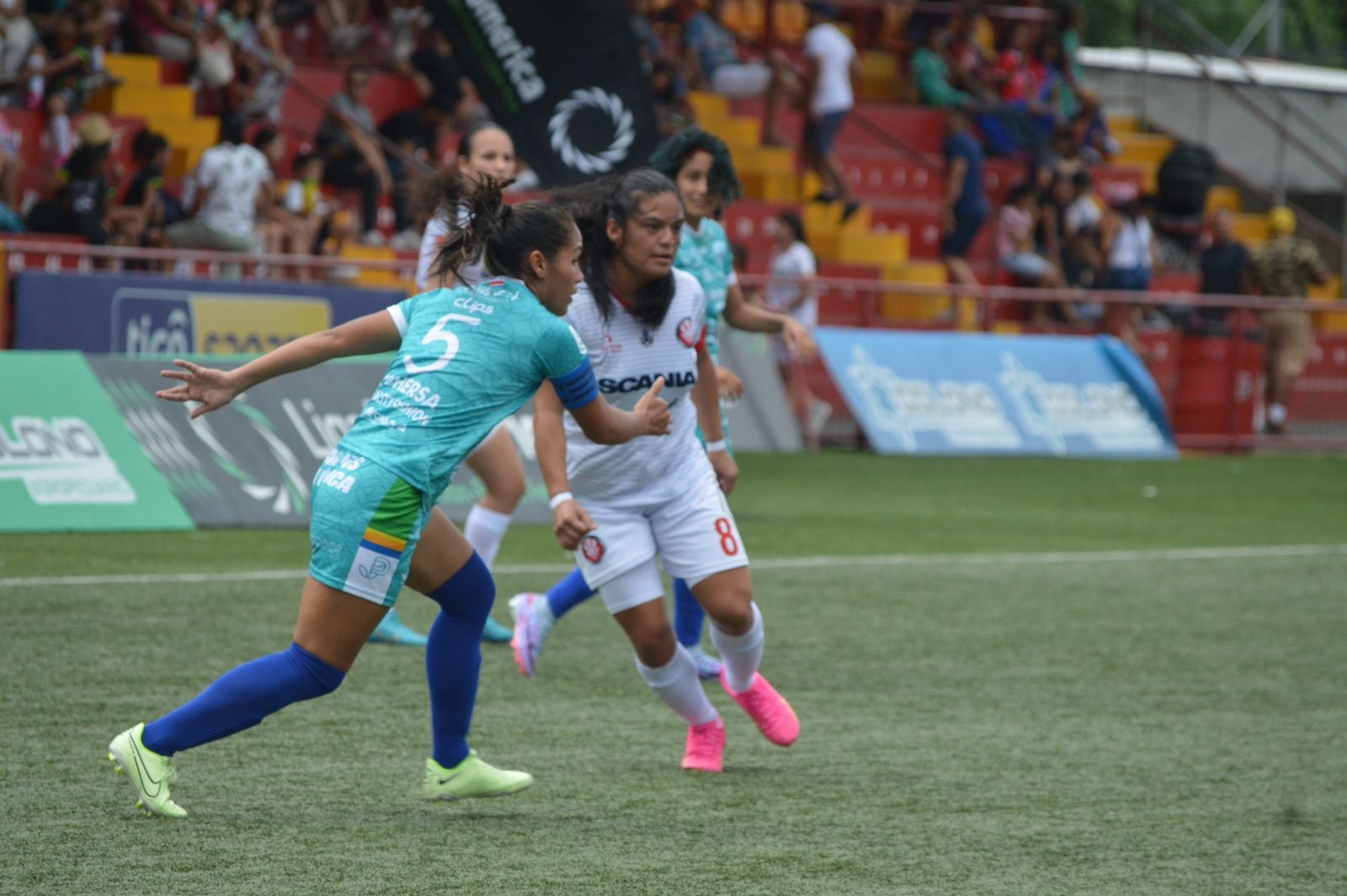 Clubes femeninos ven grandes difícultades para poder asalariar a sus jugadoras y pagar cargas sociales. (Cofutpa)