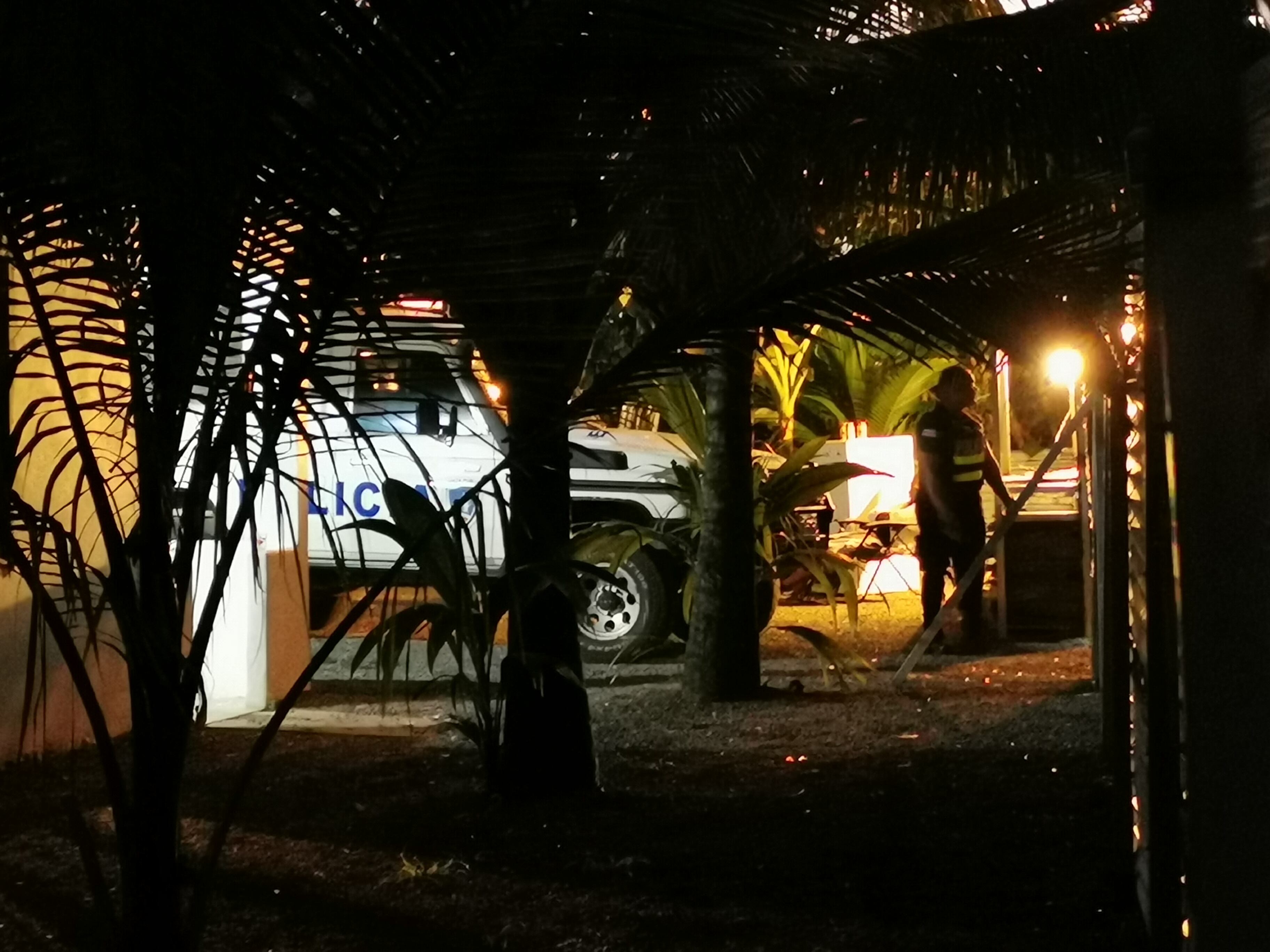 Al parecer dentro de la propiedad había una orgía que terminó con un fallecido y tres heridos. Foto:Reiner Montero.