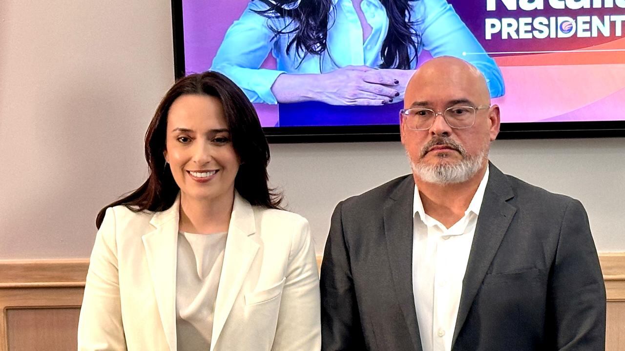 Natalia Díaz, candidata presidencial de Unidos Podemos, designó a Juan José Andrade, exdirector de Policía, como el encargado de diseñar su estrategia de seguridad.