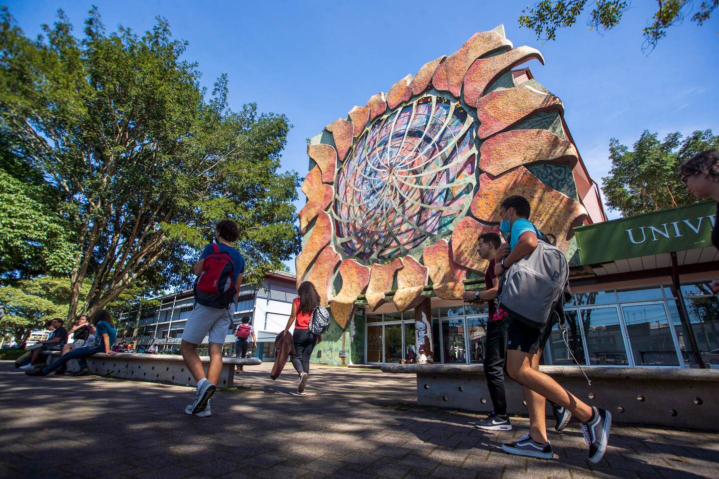 Vista del campus central de la Universidad de Costa Rica, en la Ciudad Universitaria Rodrigo Facio Brenes, donde el Consejo Universitario aprobó en noviembre la modificación presupuestaria para el pago retroactivo de anualidades correspondientes a 2020-2022.