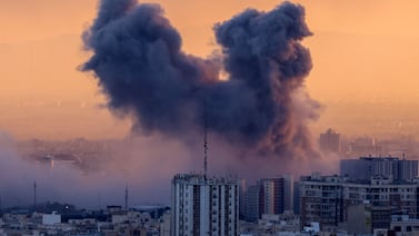 Trump amenaza con golpear ‘muy fuertemente’ a Irán, que rechaza rendirse