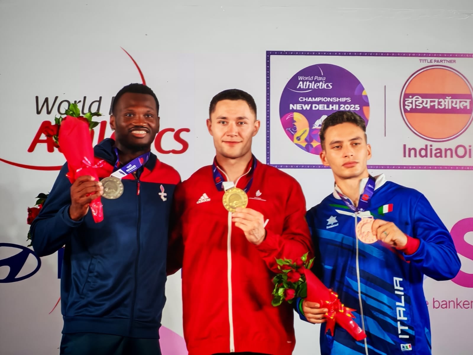 Sherman Guity
Medalla de plata
Felix Streng (Alemania)
Medalla de oro
Francesco Loragno
Medalla bronce
Mundial de Para Atletismo Nueva Delhi 2025.
200 metros planos
5 de octubre
Cortesía: Cristina Sequeira