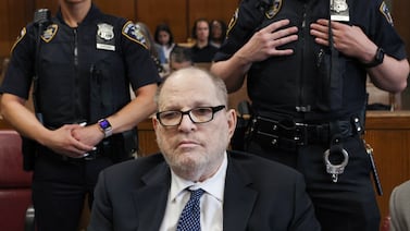 Harvey Weinstein: juez declaró nulidad de un juicio contra el exproductor de Hollywood